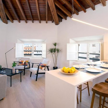 Apartamentos Thyssen Cisneros By Rent Me Málaga Esterno foto