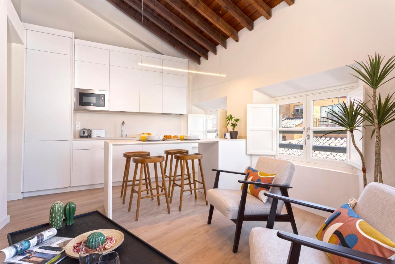 Apartamentos Thyssen Cisneros By Rent Me Málaga Esterno foto