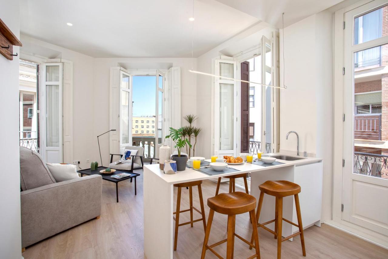 Apartamentos Thyssen Cisneros By Rent Me Málaga Esterno foto
