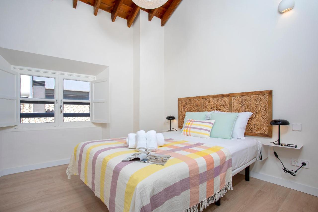 Apartamentos Thyssen Cisneros By Rent Me Málaga Esterno foto