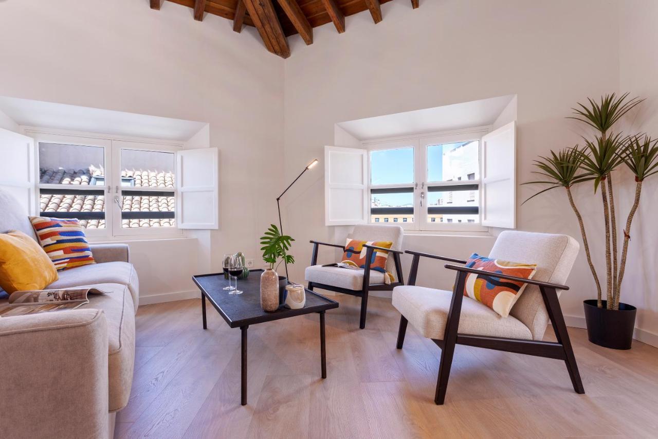 Apartamentos Thyssen Cisneros By Rent Me Málaga Esterno foto